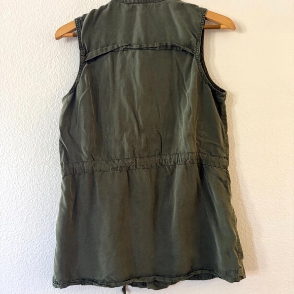 Universal Thread Utility Vest - Picture 4 of 4